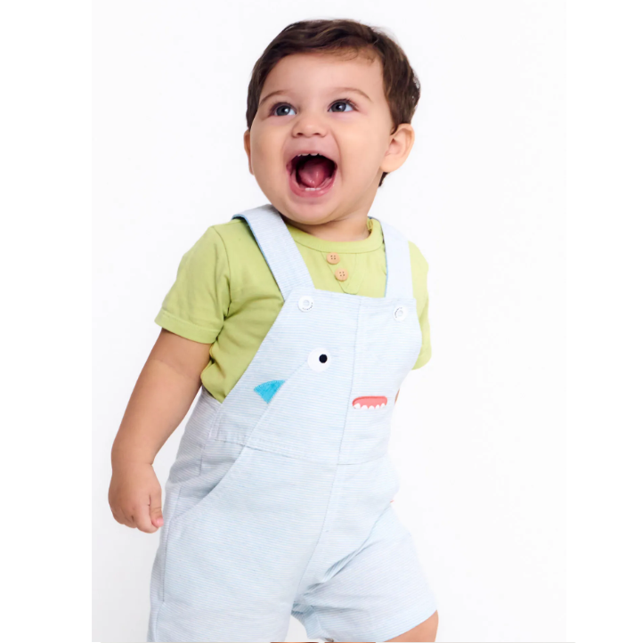 Jardineira Infantil Bebê Menino Estampa Ataque de Estilo - Tam. 3 a 18 meses - Off White e Azul